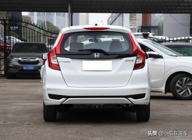 得到消费者认可的本田飞度，除了动力的优势外，还有哪些优缺点？