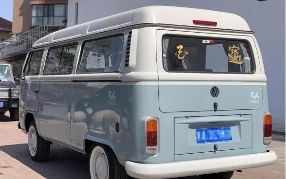 男子花75万买了辆面包车，打开车门后，网友：原谅我喜欢五菱