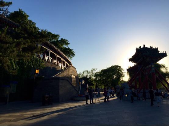 太不容易，有了逸动PLUS就是好，周末带老婆和娃逛一逛