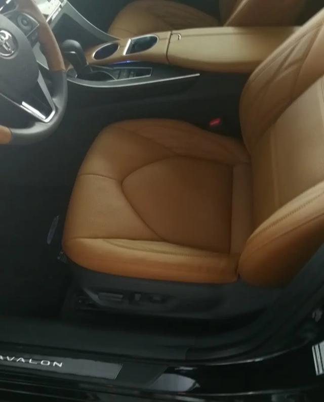 #你不出门我看车#-丰田亚洲龙