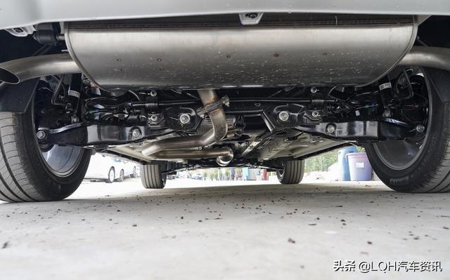 8.98万的家用SUV，有颜值有空间，配4轮独悬，关键实测油耗才6.8L