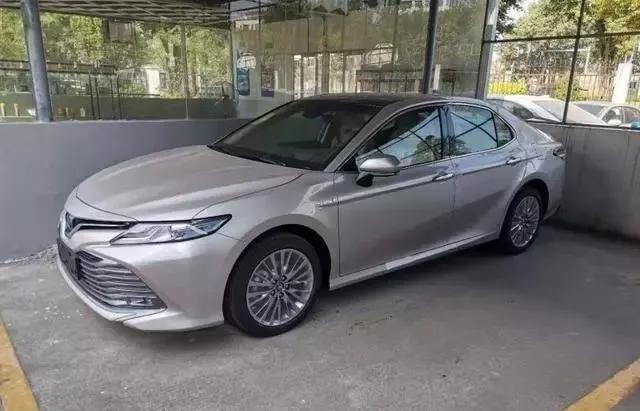 27万买凯美瑞2.5G油电混合，用车1个月后，车主说出了内心感受