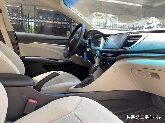 4缸别克小轿车，对于颜值和油耗很满意，看看车主怎么说的？