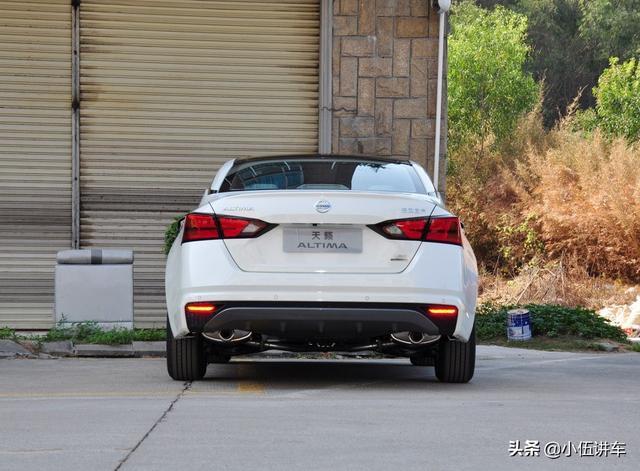 日产再亮全新轿车，比奥迪A4L还美，车长4米9油耗5.9L，才16万起