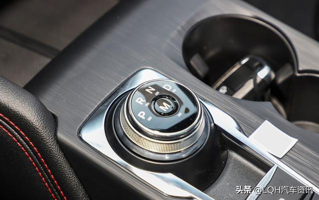 又一款居家“小青年”，采用1.5+8AT黄金组合，实测油耗才5.4L