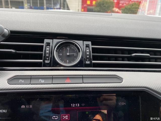 中了无框车窗的“毒”？小姐姐提车大众CC，颜值比A4L高多了？