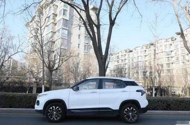 结婚半年提宝骏510，油耗4毛，保养才200多，老婆、丈母娘都满意
