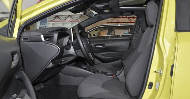 朗逸添“新劲敌”，霸气赶超速腾，1.2T+CVT，一公里才6毛钱