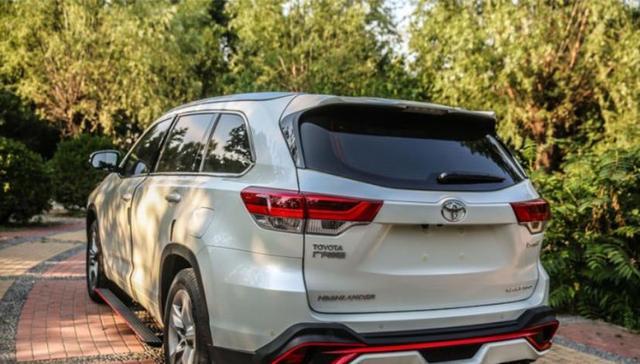 看了凯迪拉克XT4和锐界, 最后30万提辆汉兰达, 车主: 明智之举