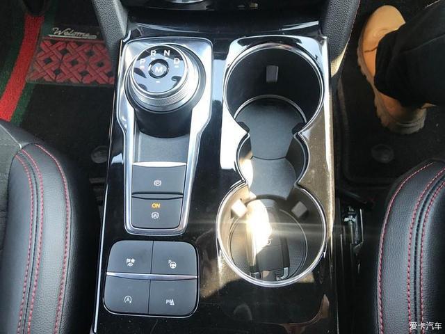 2.0T+四驱，20多万提车福特锐际ST，车主：比RAV4性价比高！