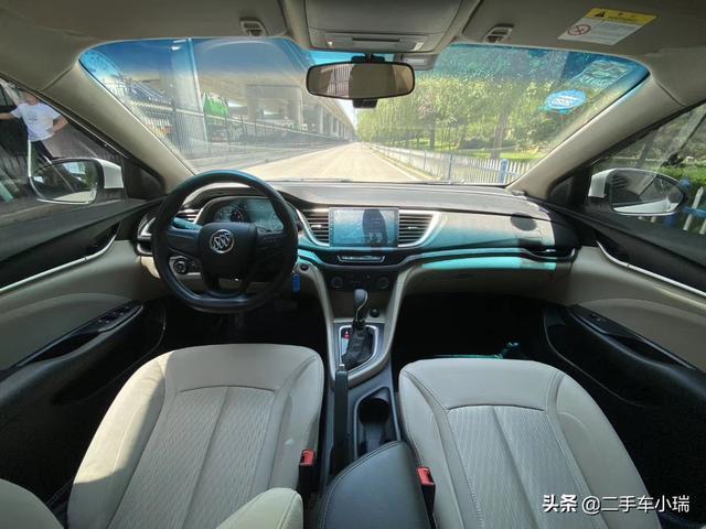 4缸别克小轿车，对于颜值和油耗很满意，看看车主怎么说的？
