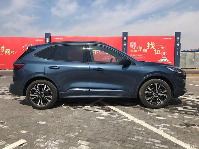 2.0T+四驱，20多万提车福特锐际ST，车主：比RAV4性价比高！