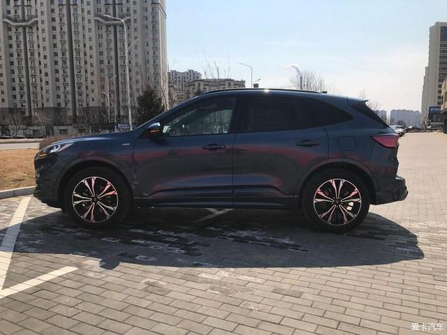2.0T+四驱，20多万提车福特锐际ST，车主：比RAV4性价比高！