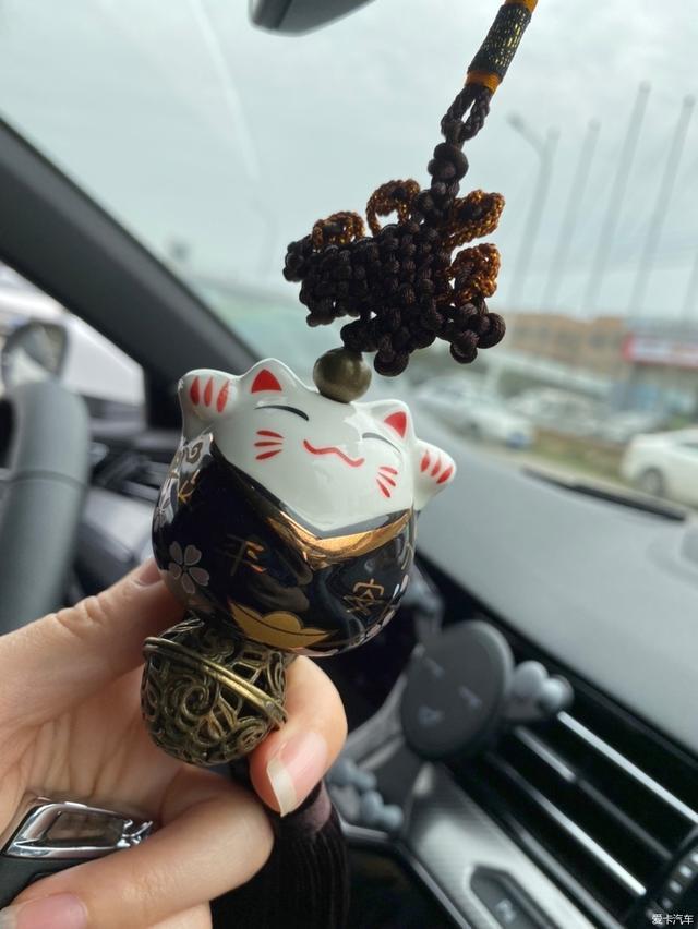 中了无框车窗的“毒”？小姐姐提车大众CC，颜值比A4L高多了？