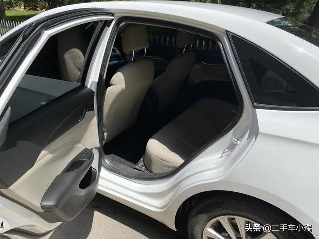 4缸别克小轿车，对于颜值和油耗很满意，看看车主怎么说的？
