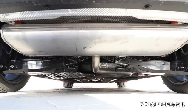 又一款居家“小青年”，采用1.5+8AT黄金组合，实测油耗才5.4L