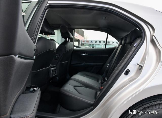 25万预算买车，果断选丰田凯美瑞啊，比帕萨特安全还比它省心！