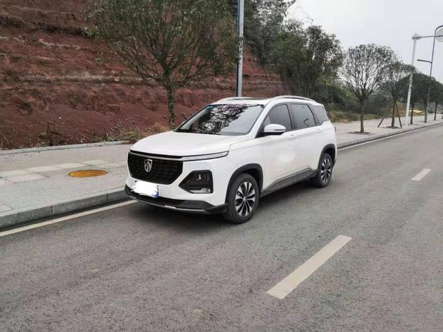 五座太小七座太麻烦？十万左右的六座SUV，听听宝骏530车主怎么说