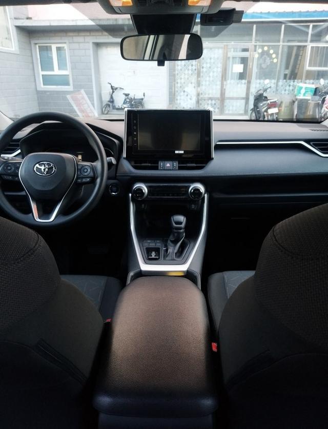 入手RAV4荣放，目前20万级别日系最实在的SUV，听听真实感受
