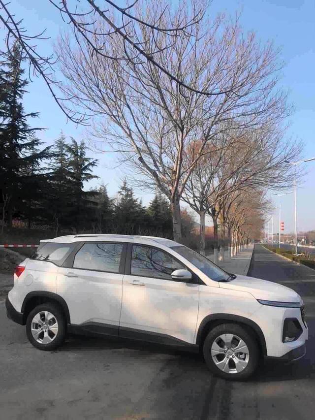 五座太小七座太麻烦？十万左右的六座SUV，听听宝骏530车主怎么说