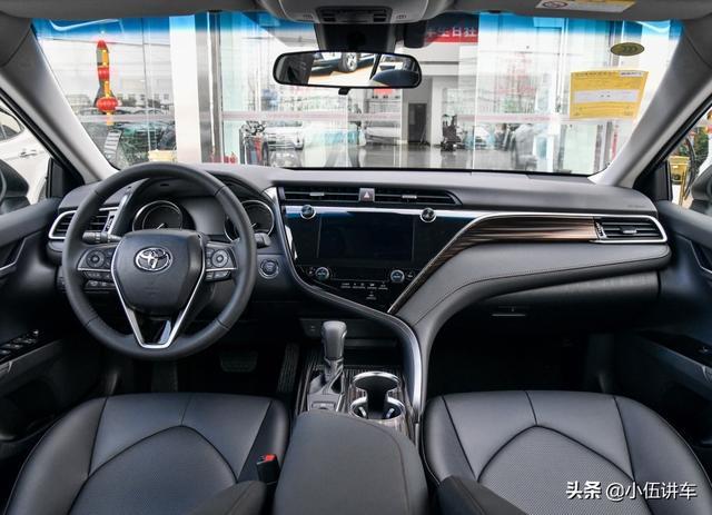 25万预算买车，果断选丰田凯美瑞啊，比帕萨特安全还比它省心！