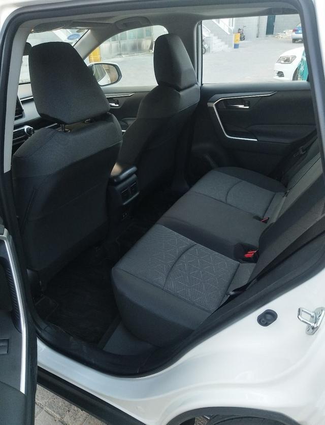 入手RAV4荣放，目前20万级别日系最实在的SUV，听听真实感受