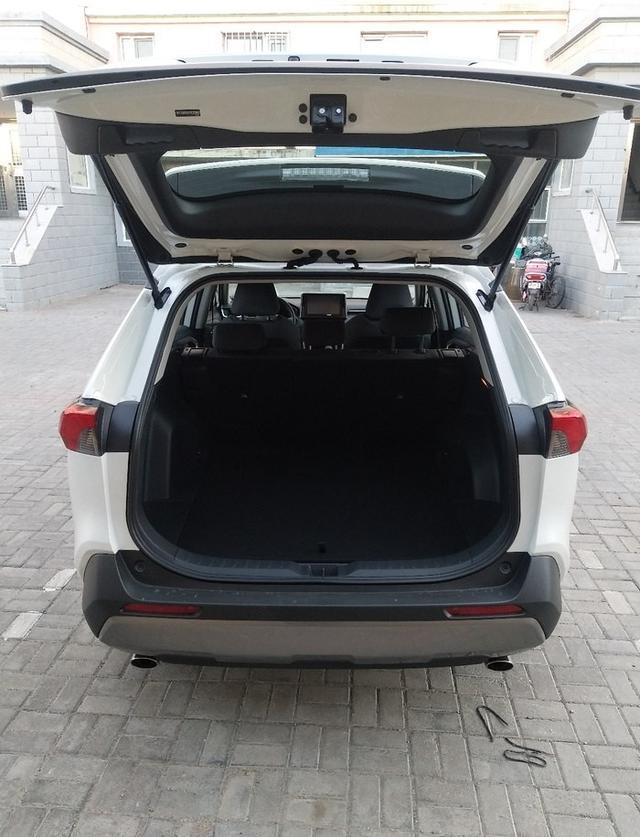 入手RAV4荣放，目前20万级别日系最实在的SUV，听听真实感受