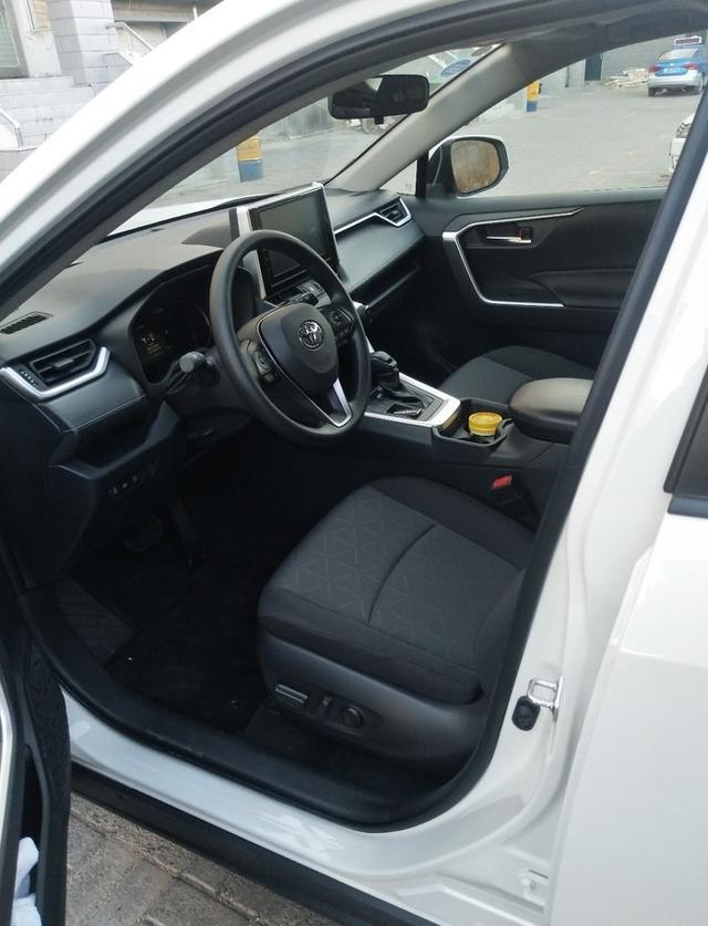 入手RAV4荣放，目前20万级别日系最实在的SUV，听听真实感受