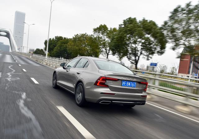 30.5万提了辆沃尔沃S60，开了2个月后，车主说了句实在话！