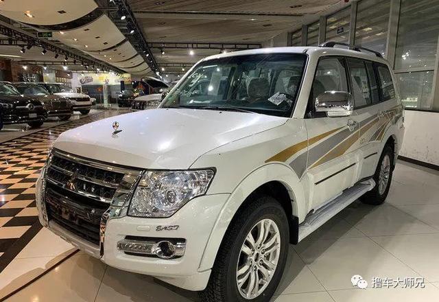 三菱帕杰罗提车作业，车主提车7个月后，坦率地谈了驾驶感受