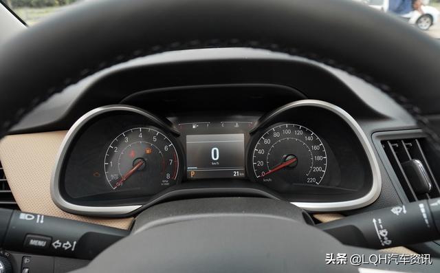 科鲁泽由3缸升4缸机，配8.0液晶屏+倒车影像，关键一公里才3毛多