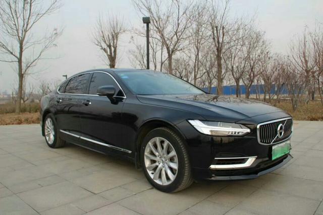 实拍2019年沃尔沃s90t8混动版现在值多少