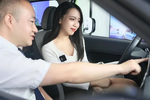 珊珊的520礼物，欧拉R1提车报告