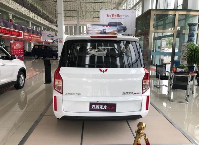 7万多提顶配“大”宏光，涡轮引擎很给力，后驱七座，更有VIP享受