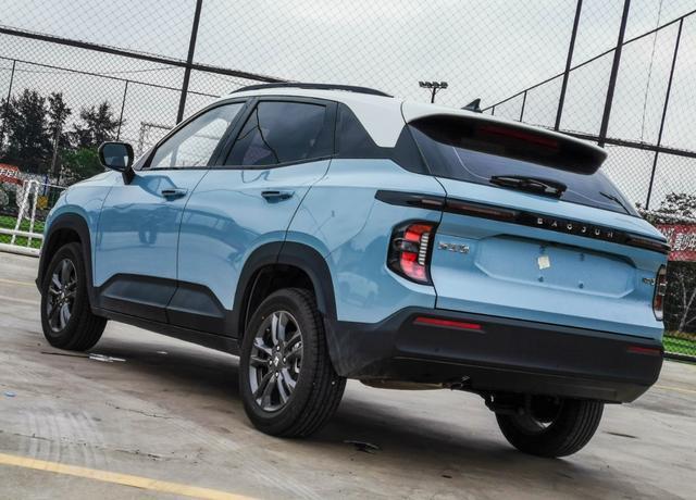 手握9万提了台SUV，配智能网联，油耗仅4毛，月薪4000轻松养