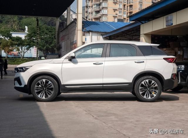 奔腾T77 pro，比皓影帅气，1.5T+169马力，10.5万起售