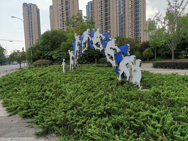 实用的空间表现，独特的外观造形，瑞虎8让我很有满足感。