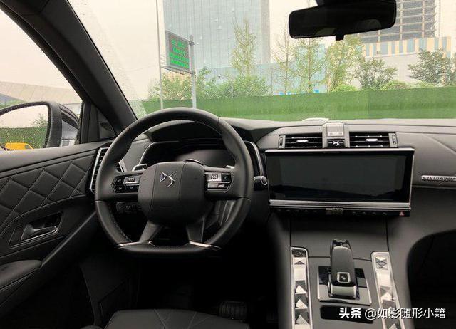 30万提了沃尔沃XC40，对比曾开过的DS7，车主：两车平分秋色