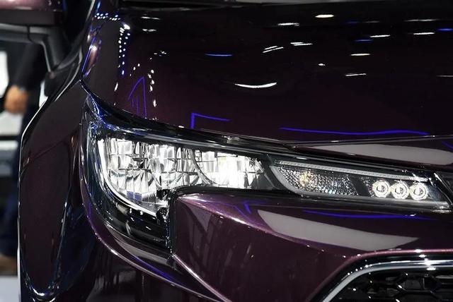 丰田再添“小颜兽”气场不输奥迪A3，进口1.2T+CVT，还看啥朗逸