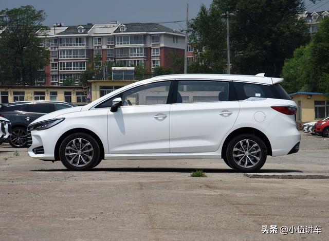 比亚迪又一“良心车”空间不输GL6，国六1.5T+远程启动，才8万起
