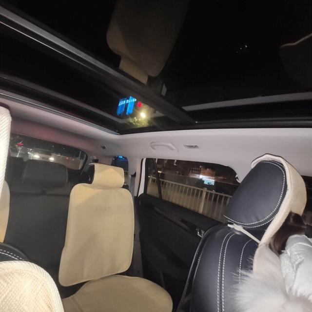 为了二胎买台车，有7座+2.0T动力，朋友也说看配置得值30万