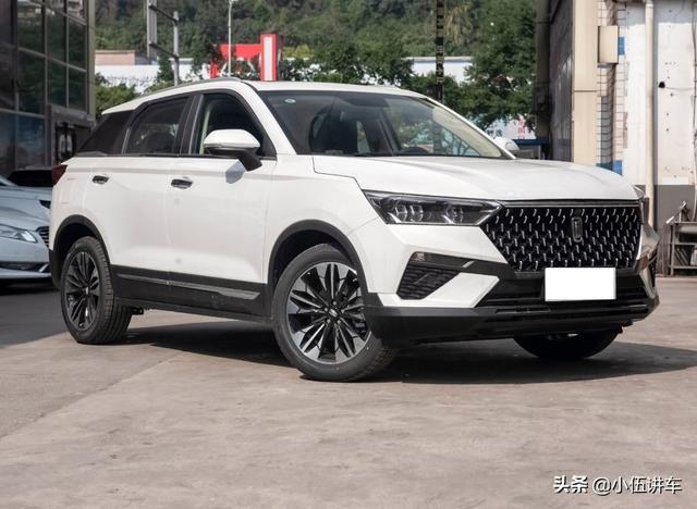 奔腾T77 pro，比皓影帅气，1.5T+169马力，10.5万起售