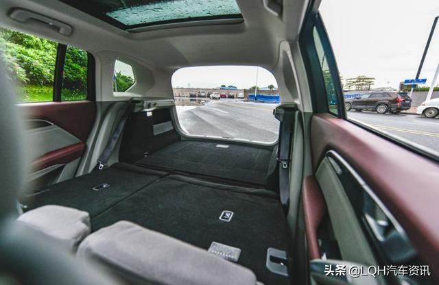 12万提了台RS-5，配黄金引擎，一流领先的智能科技，不愧是豪华车