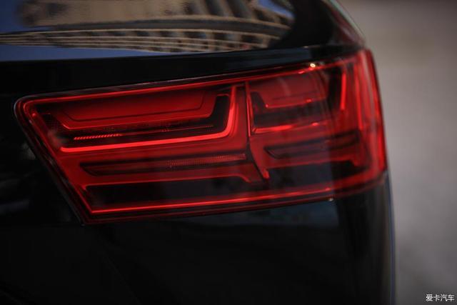 能挂绿牌的豪华SUV，混动奥迪Q7 e-tron提车，油耗不到3L？