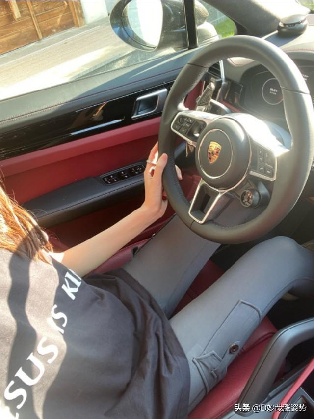 保时捷卡宴Coupe提车的新婚礼物