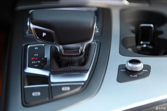 能挂绿牌的豪华SUV，混动奥迪Q7 e-tron提车，油耗不到3L？