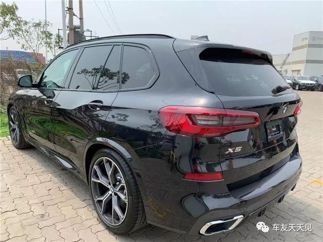 入手新款宝马X5，选的黑色，气场太强了，完全不输卡宴