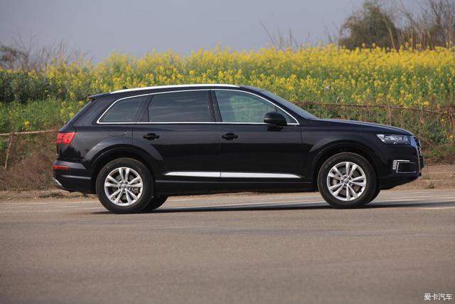 能挂绿牌的豪华SUV，混动奥迪Q7 e-tron提车，油耗不到3L？