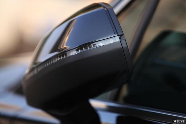 能挂绿牌的豪华SUV，混动奥迪Q7 e-tron提车，油耗不到3L？