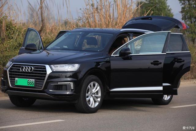 能挂绿牌的豪华SUV，混动奥迪Q7 e-tron提车，油耗不到3L？